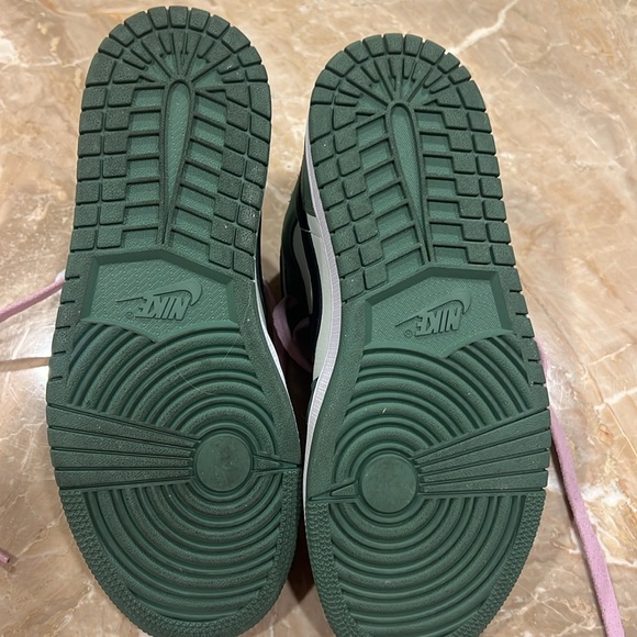 Nike Jordan Mid - Picture 6 of 7